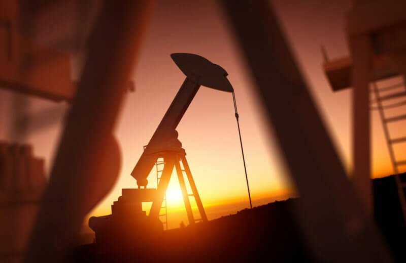 Oil Prices Fell More than 1% after Stockpiles Rose