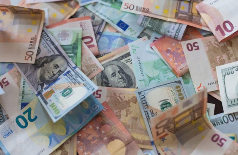 EUR/USD Reaches 1.0900, Gains for Fourth Week