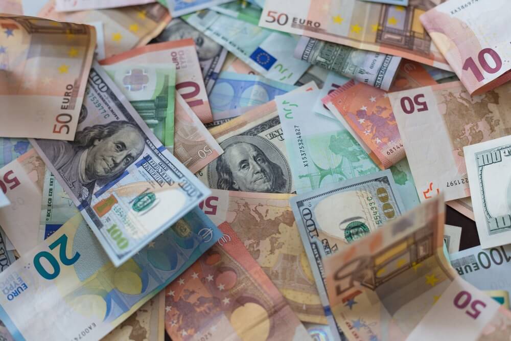 EUR/USD Reaches 1.0900, Gains for Fourth Week