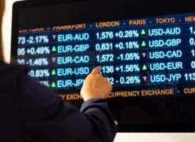 A strategy capitalizing on currency price differences